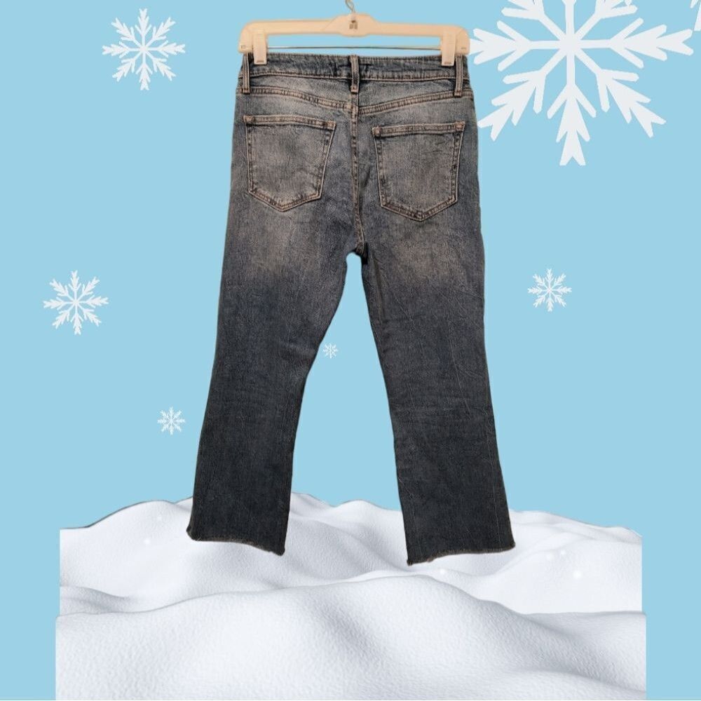 Forever 21 Distressed Denim Jeans - Picture 5 of 5